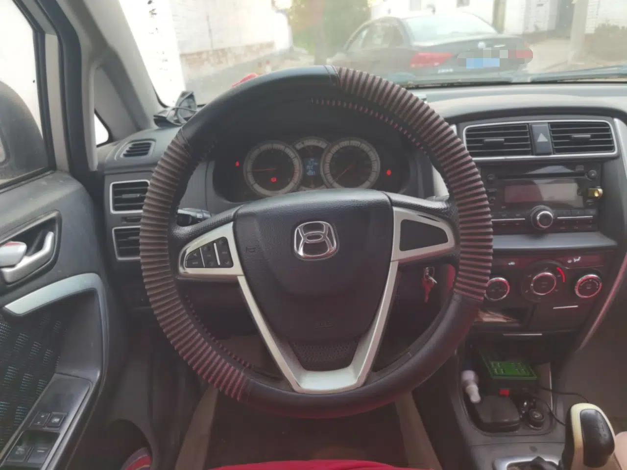 Suzuki Liana A6 2014 Sedan 1.4L Manual Happiness Edition — миниатюра 11