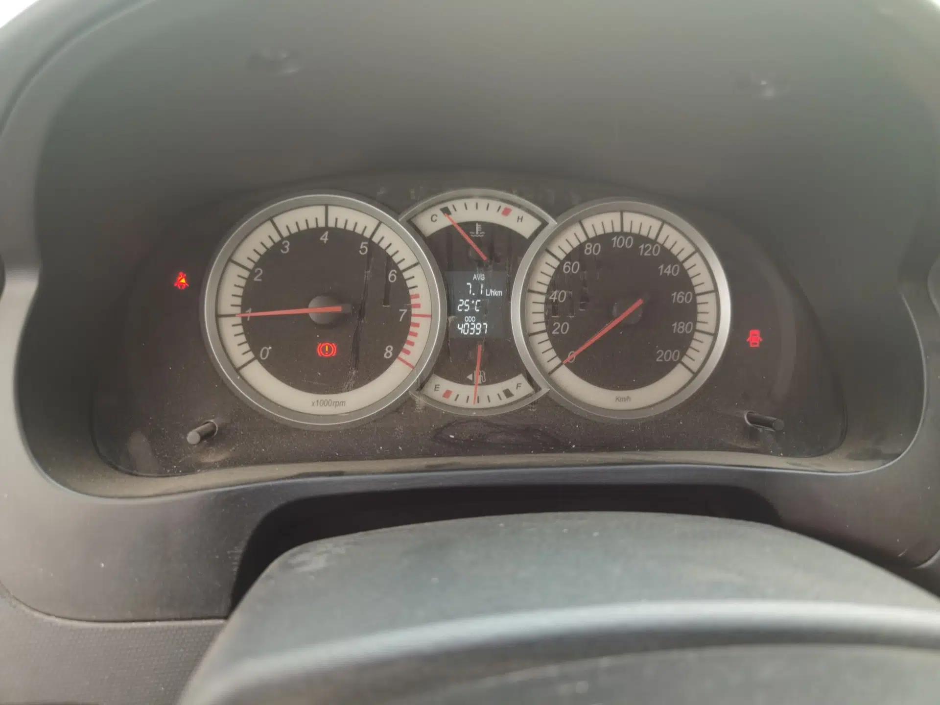 Suzuki Liana A6 2014 Sedan 1.4L Manual Happiness Edition — миниатюра 12
