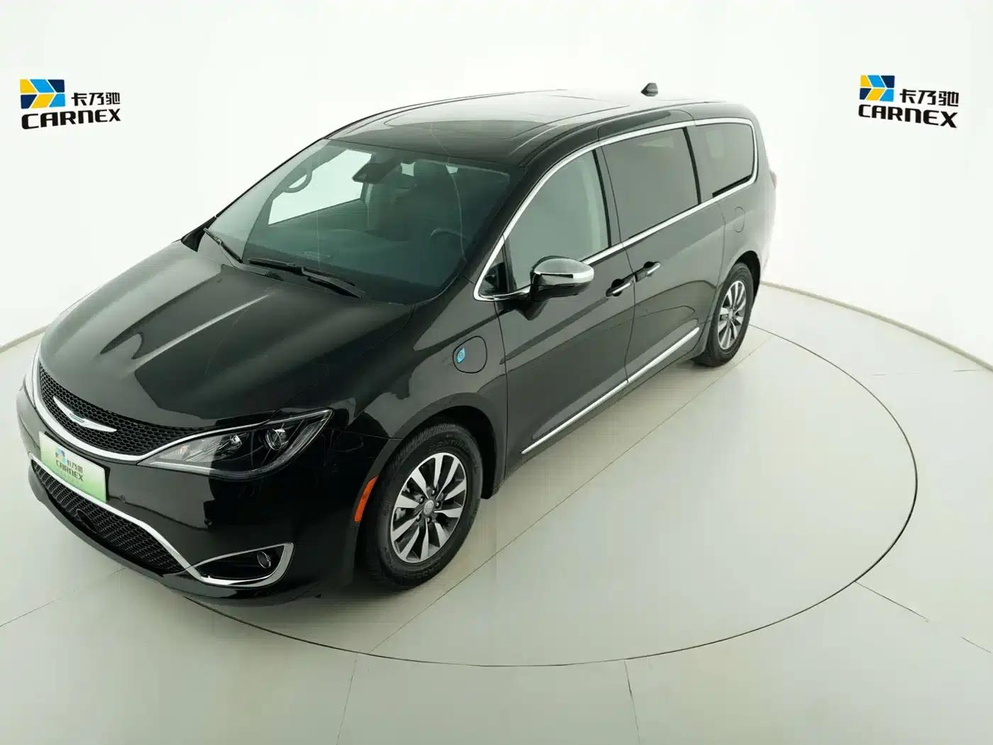 2019 Chrysler Grand Voyager PHEV (Imported) 3.6L Plug-in Hybrid — миниатюра 1