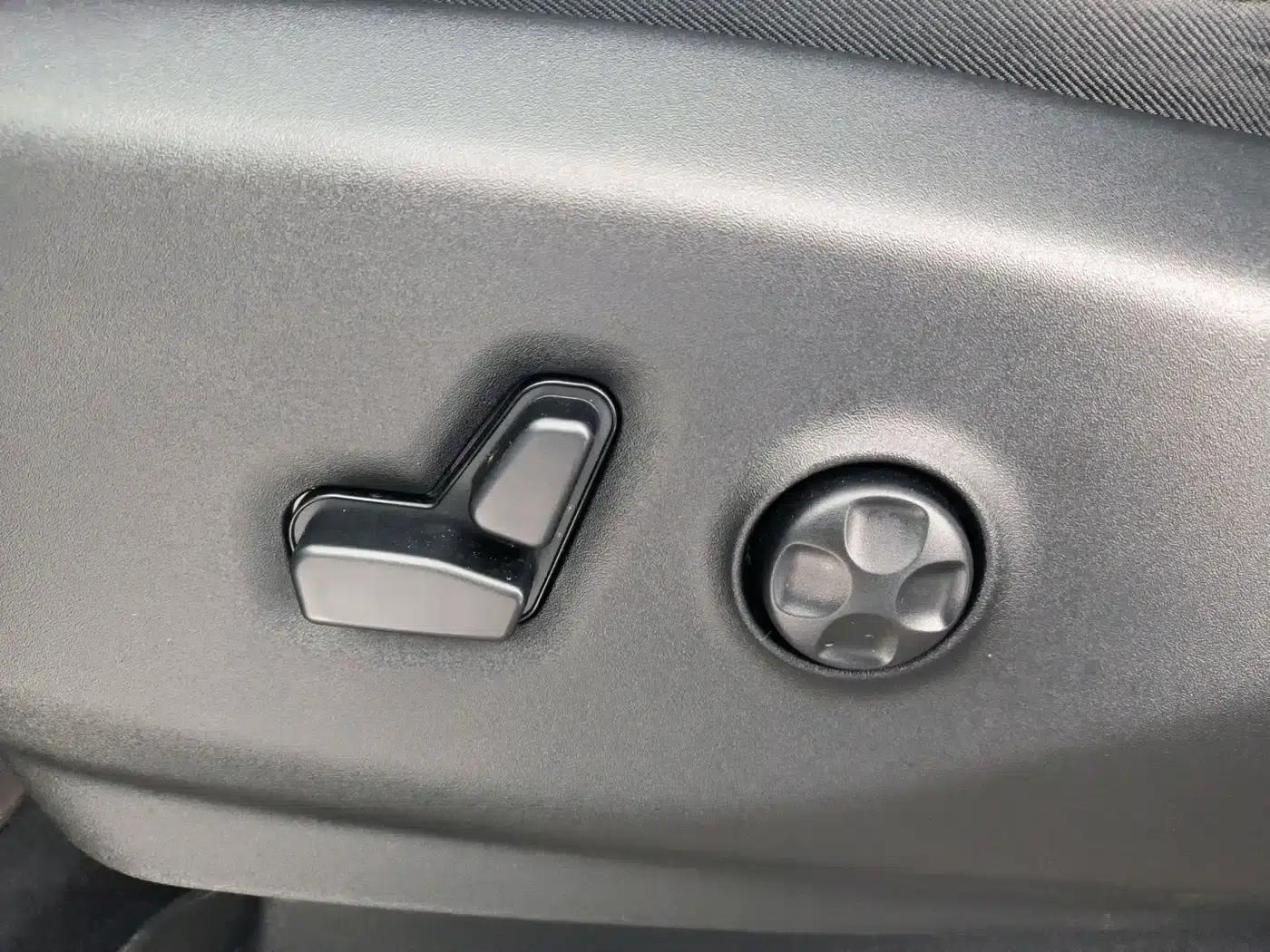2019 Chrysler Grand Voyager PHEV (Imported) 3.6L Plug-in Hybrid — миниатюра 11