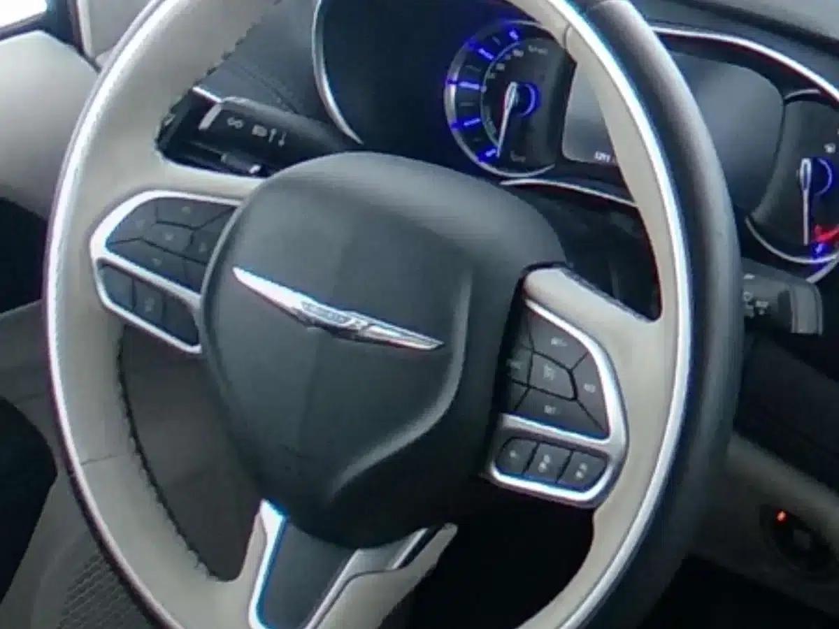 2019 Chrysler Grand Voyager PHEV (Imported) 3.6L Plug-in Hybrid — миниатюра 13