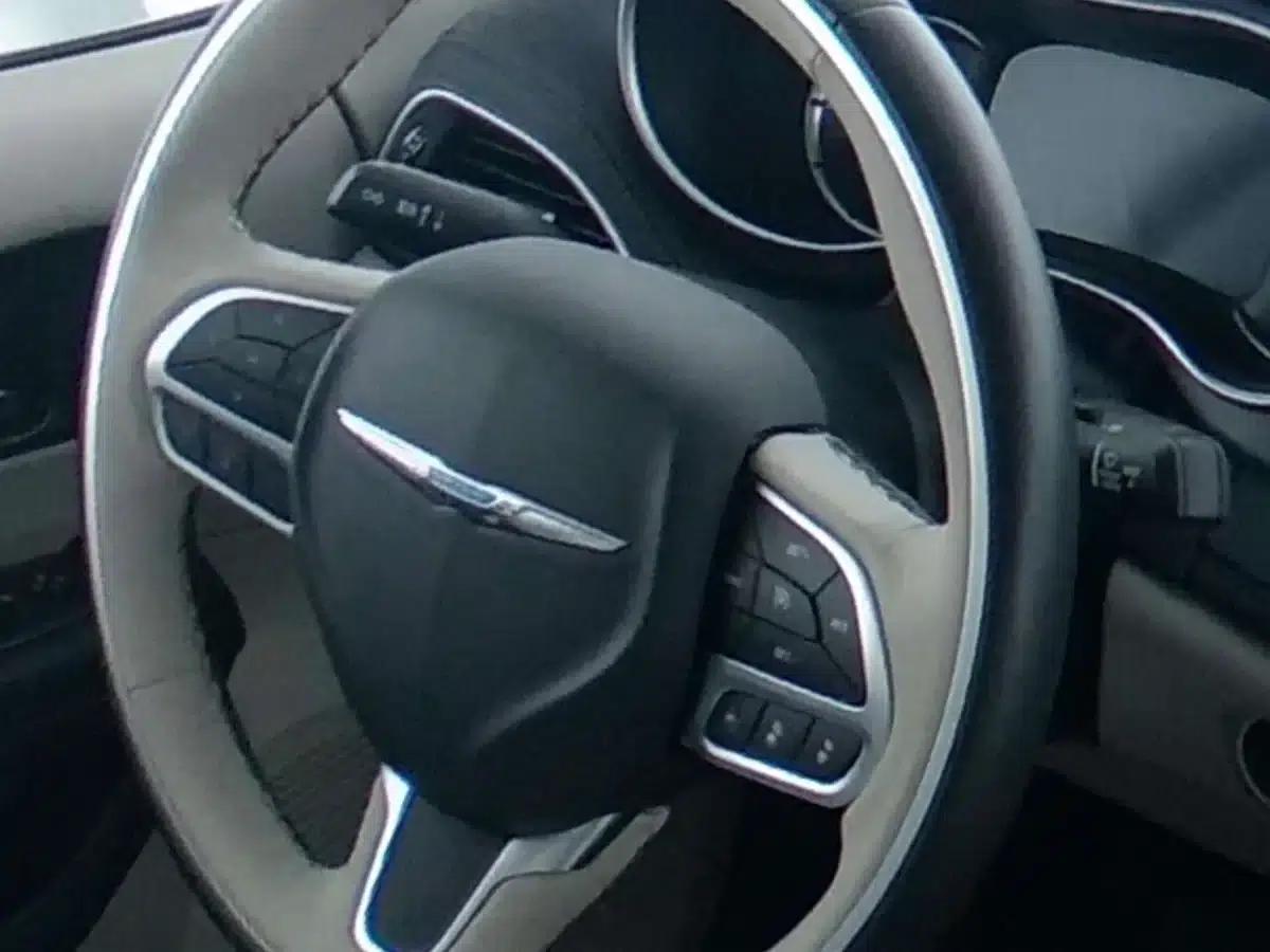 2019 Chrysler Grand Voyager PHEV (Imported) 3.6L Plug-in Hybrid — миниатюра 16