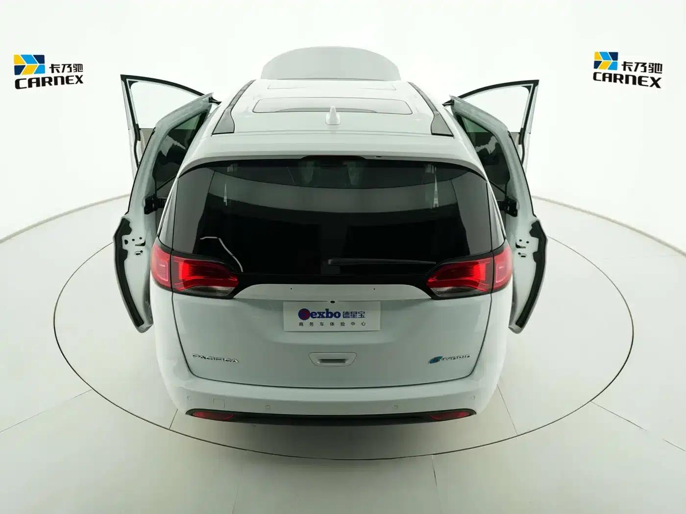 2019 Chrysler Grand Voyager PHEV (Imported) 3.6L Plug-in Hybrid — миниатюра 7
