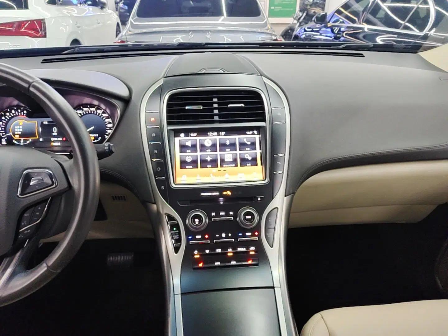 Lincoln MKX 2017 2.0T Two-Wheel Drive Deluxe Edition — миниатюра 16