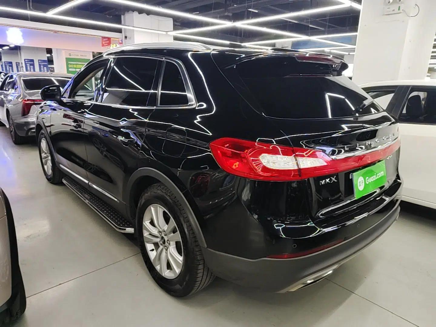 Lincoln MKX 2017 2.0T Two-Wheel Drive Deluxe Edition — миниатюра 4