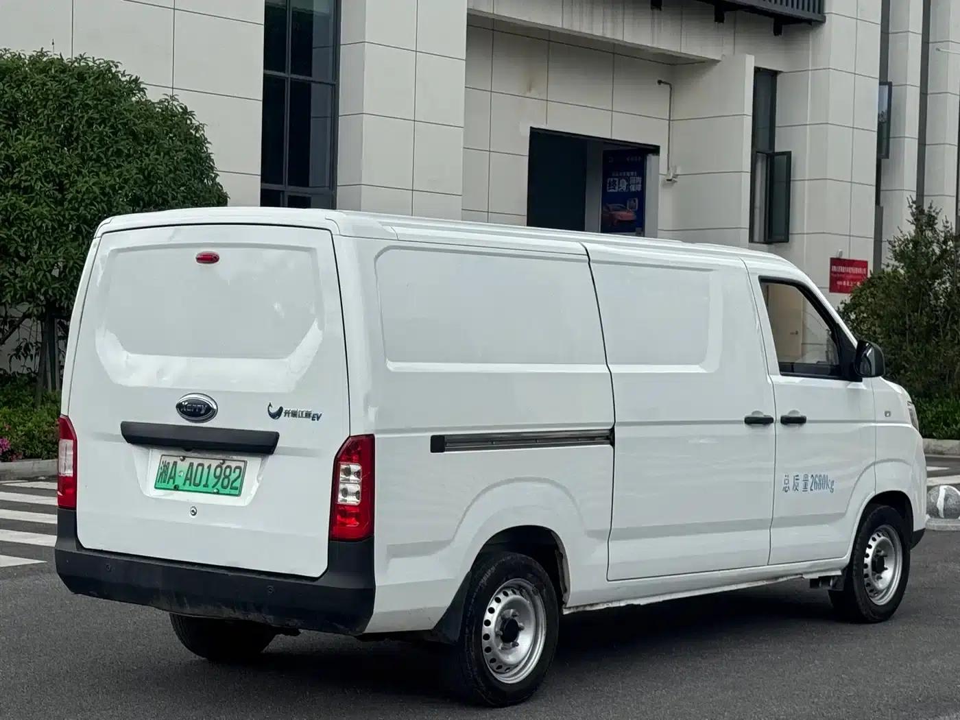 2023 Yangtze Finless Porpoise Comfort Edition with CALB 38.64kWh Lithium Battery — миниатюра 4