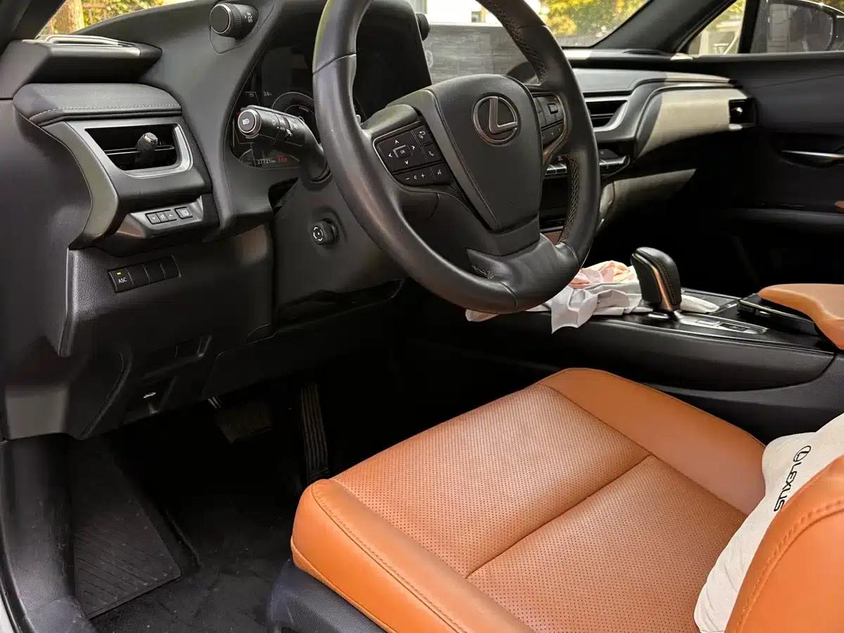 Lexus UX PHEV 2020 300e Pure Enjoyment Edition — миниатюра 9