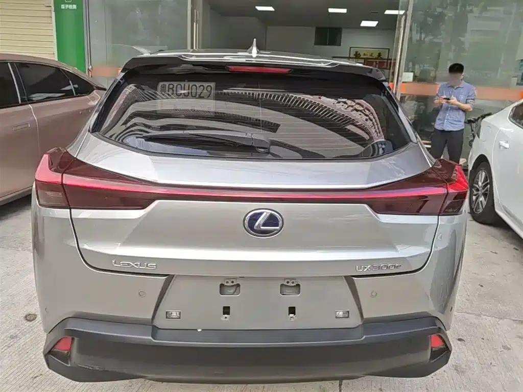 Lexus UX PHEV 2020 300e Pure Enjoy Edition — миниатюра 6
