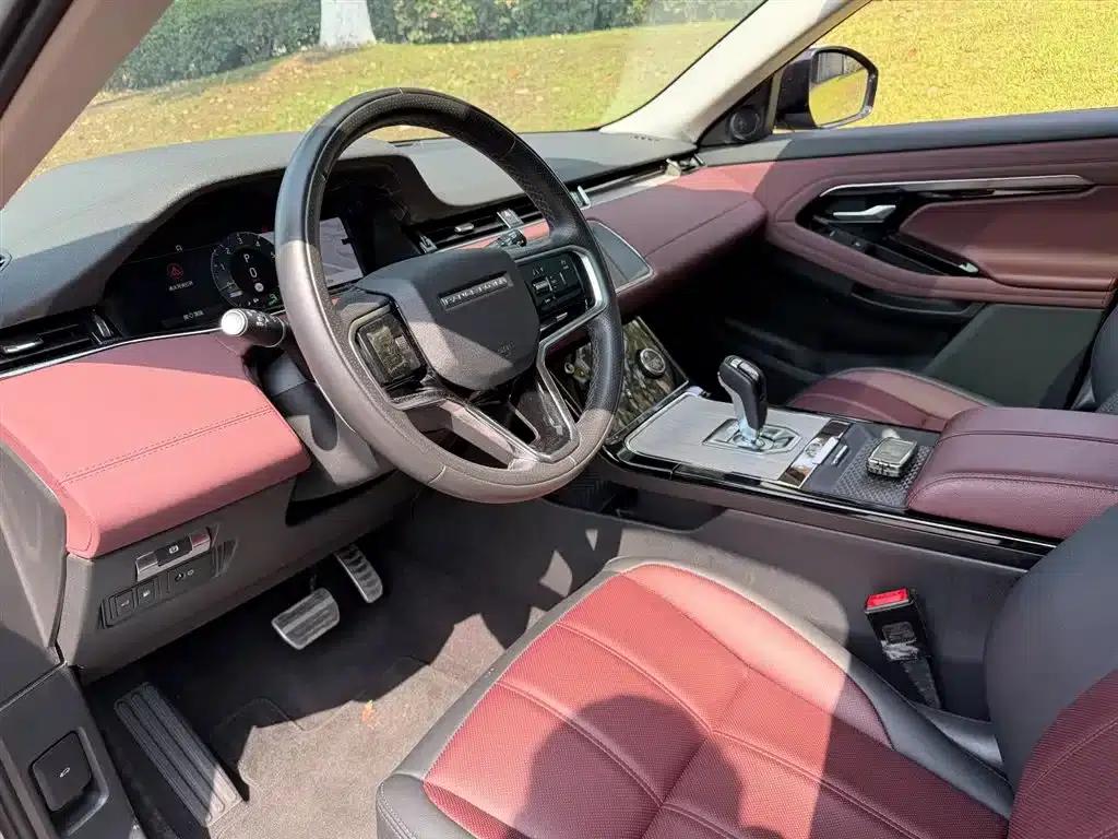 Range Rover Evoque Hybrid 2023 Model: Evoque L P300e Plug-in Electric Hybrid — миниатюра 7
