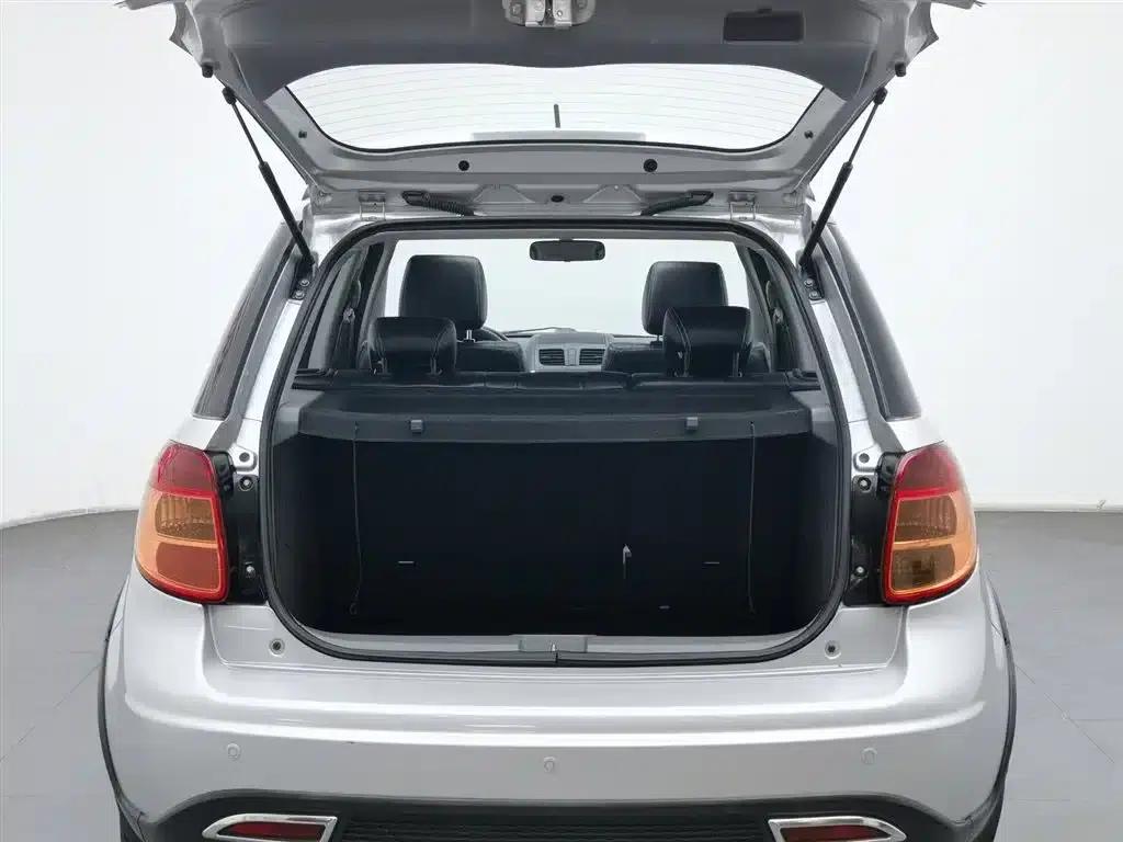 2011 Tianyu SX4 Facelift 1.6L Manual Sport — миниатюра 16