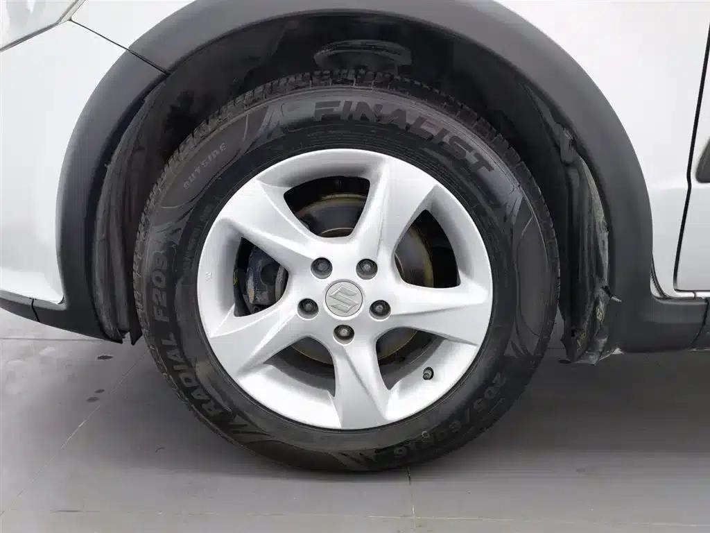 2011 Tianyu SX4 Facelift 1.6L Manual Sport — миниатюра 17