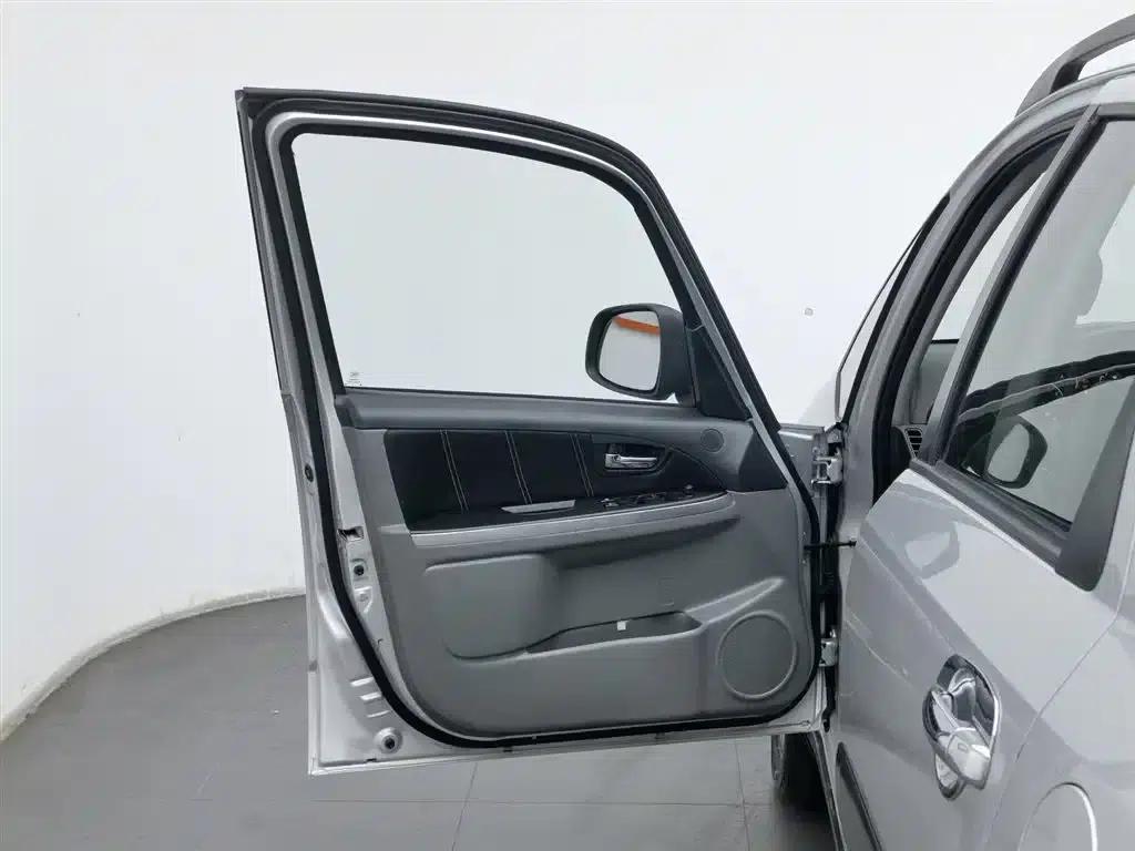 2011 Tianyu SX4 Facelift 1.6L Manual Sport — миниатюра 8