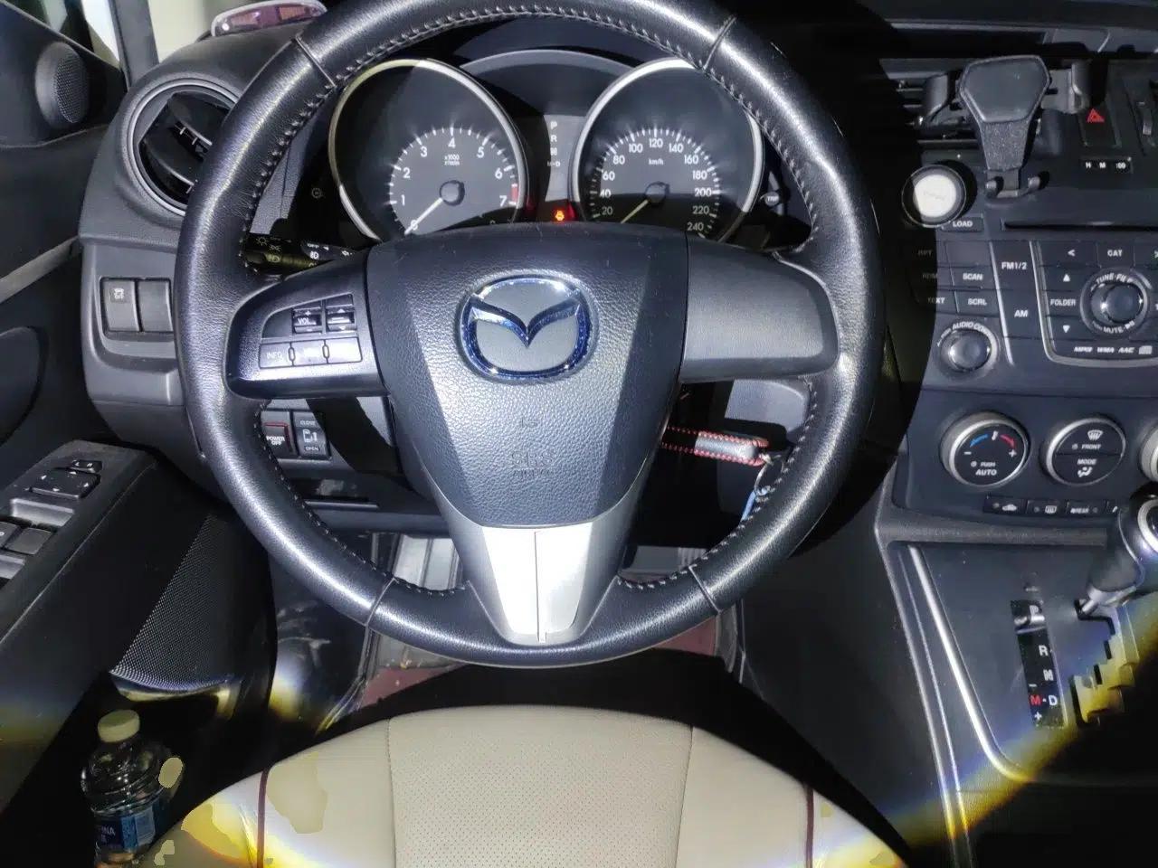 Mazda 5 2013 2.0L Automatic Luxury Edition — миниатюра 11