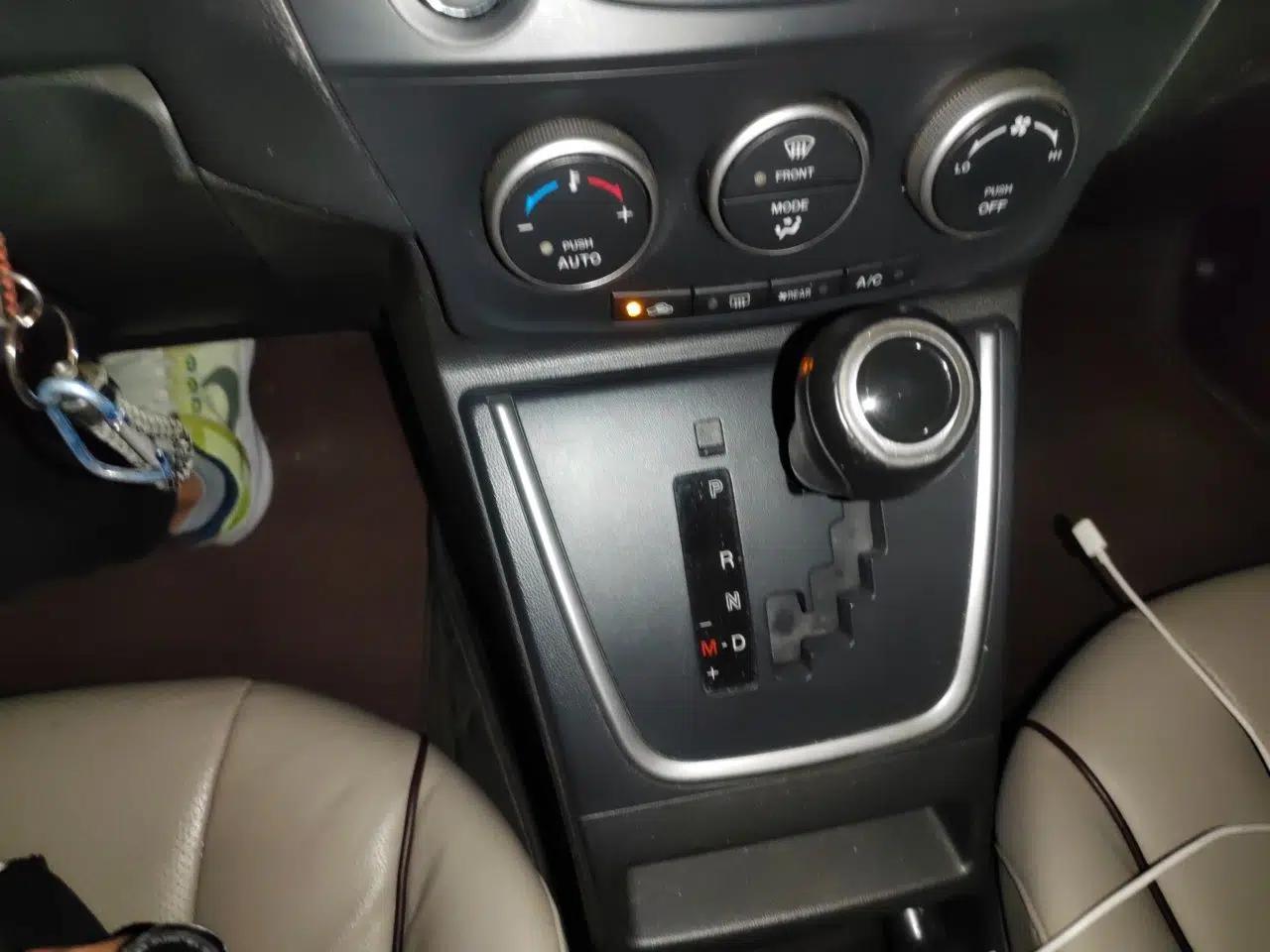 Mazda 5 2013 2.0L Automatic Luxury Edition — миниатюра 15