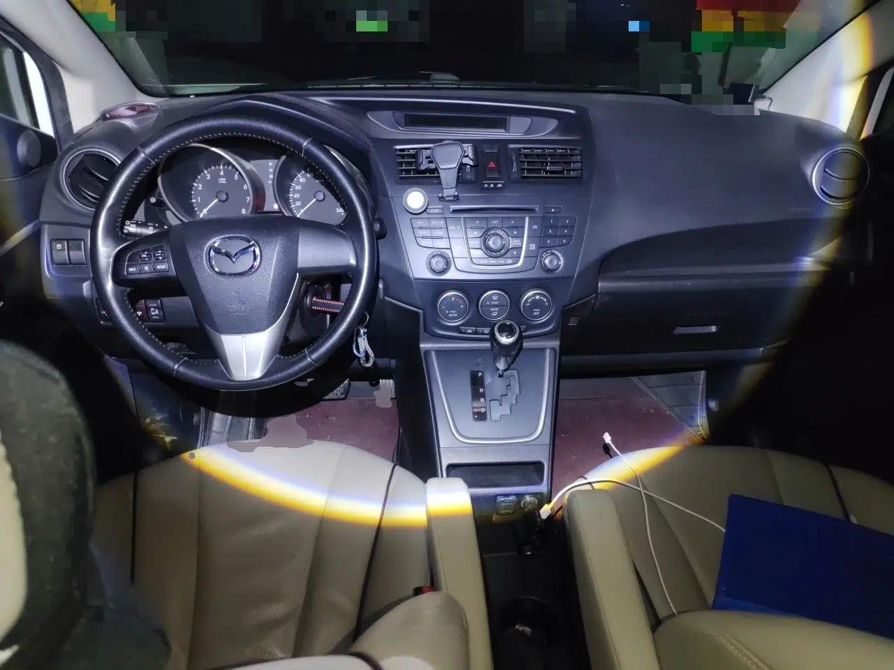 Mazda 5 2013 2.0L Automatic Luxury Edition — миниатюра 10