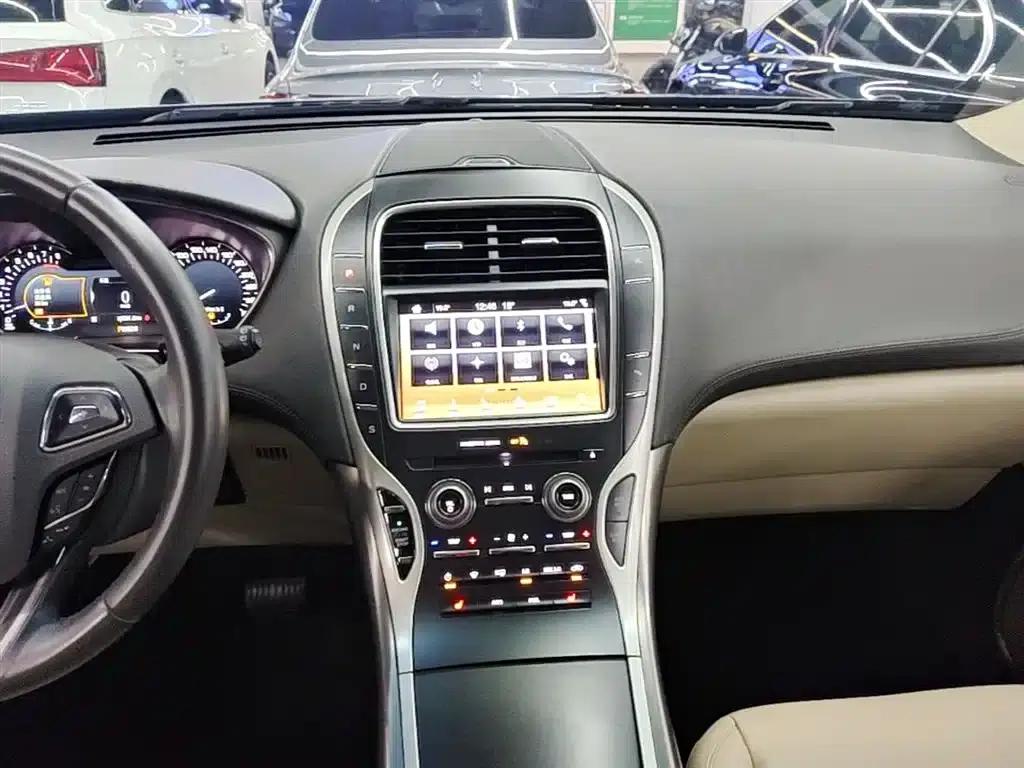 Lincoln MKX 2017 2.0T Two-Wheel Drive Premium Edition — миниатюра 13