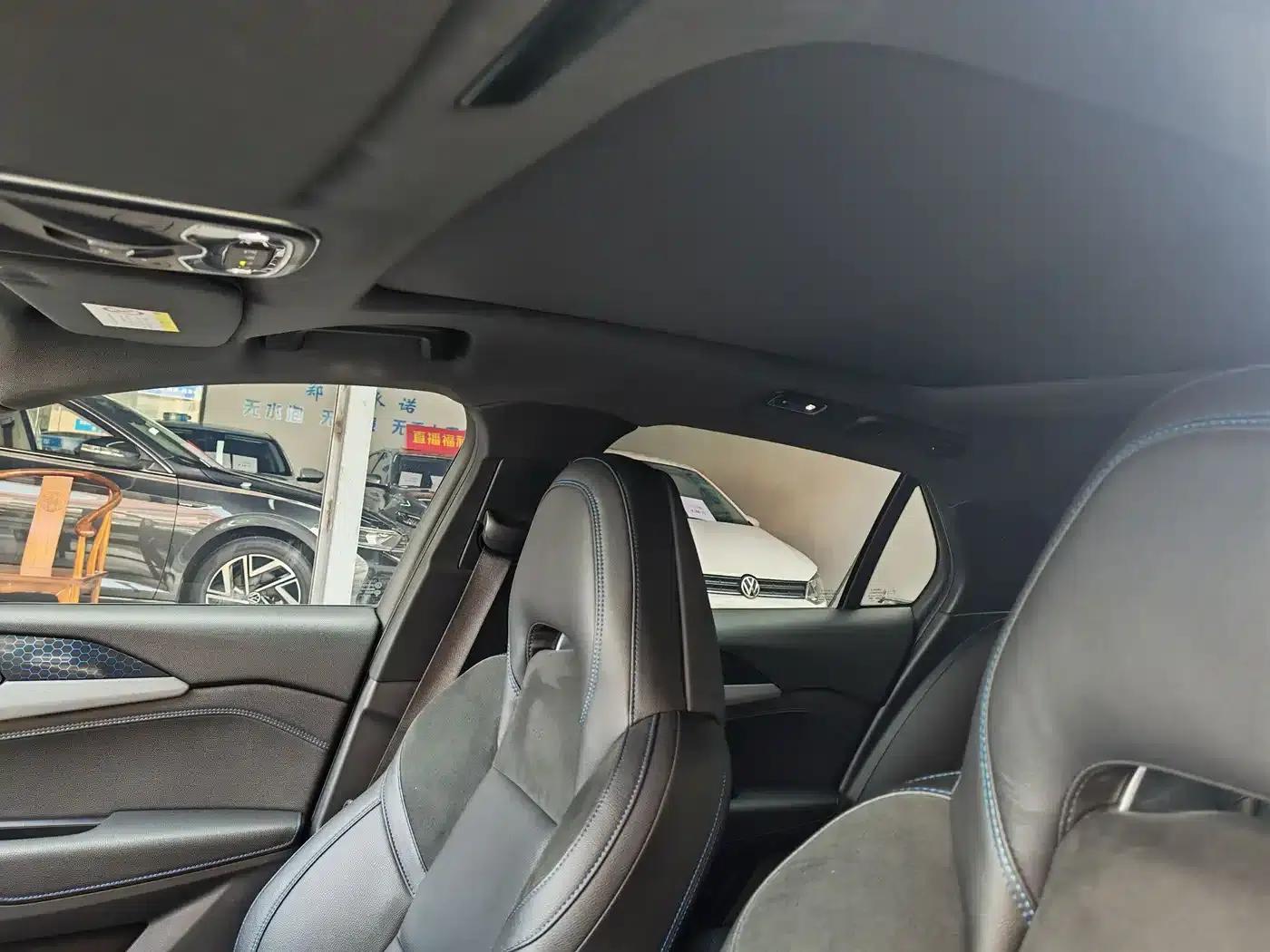 Lynk & Co 03 PHEV 2021 1.5T Pro — миниатюра 17