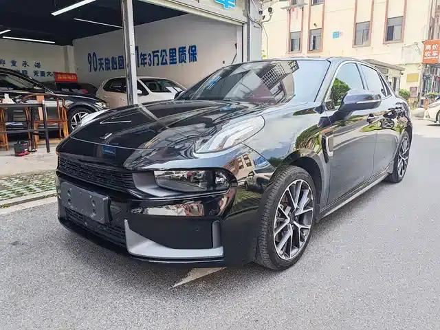 Lynk & Co 03 PHEV 2021 1.5T Pro