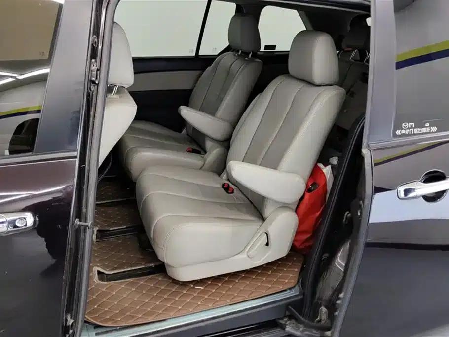 Mazda 8 2015 2.5L Navigator Edition — миниатюра 11