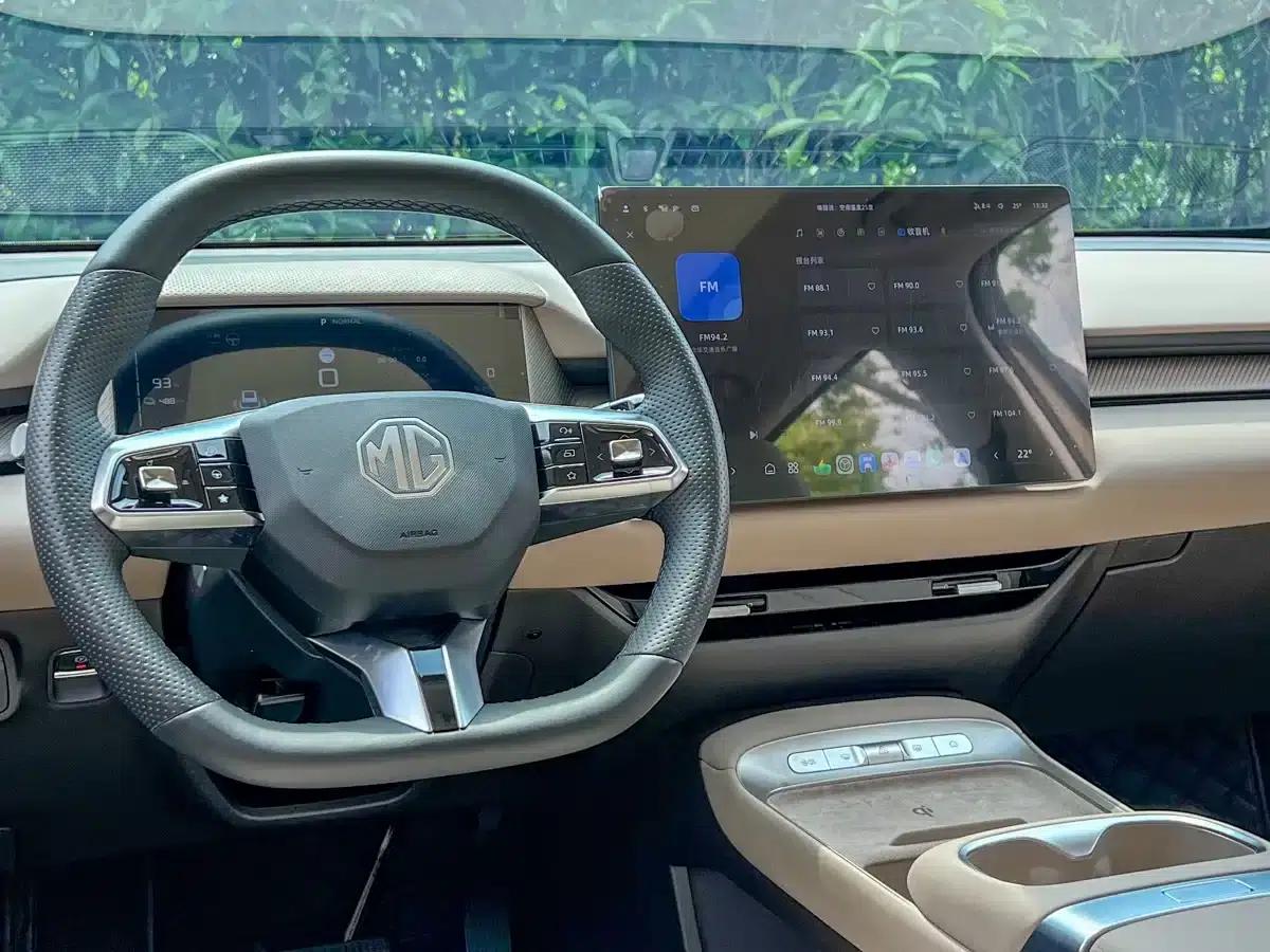 MG ES5 2025 525max Rear-Wheel Drive Intelligent Driving Edition — миниатюра 10