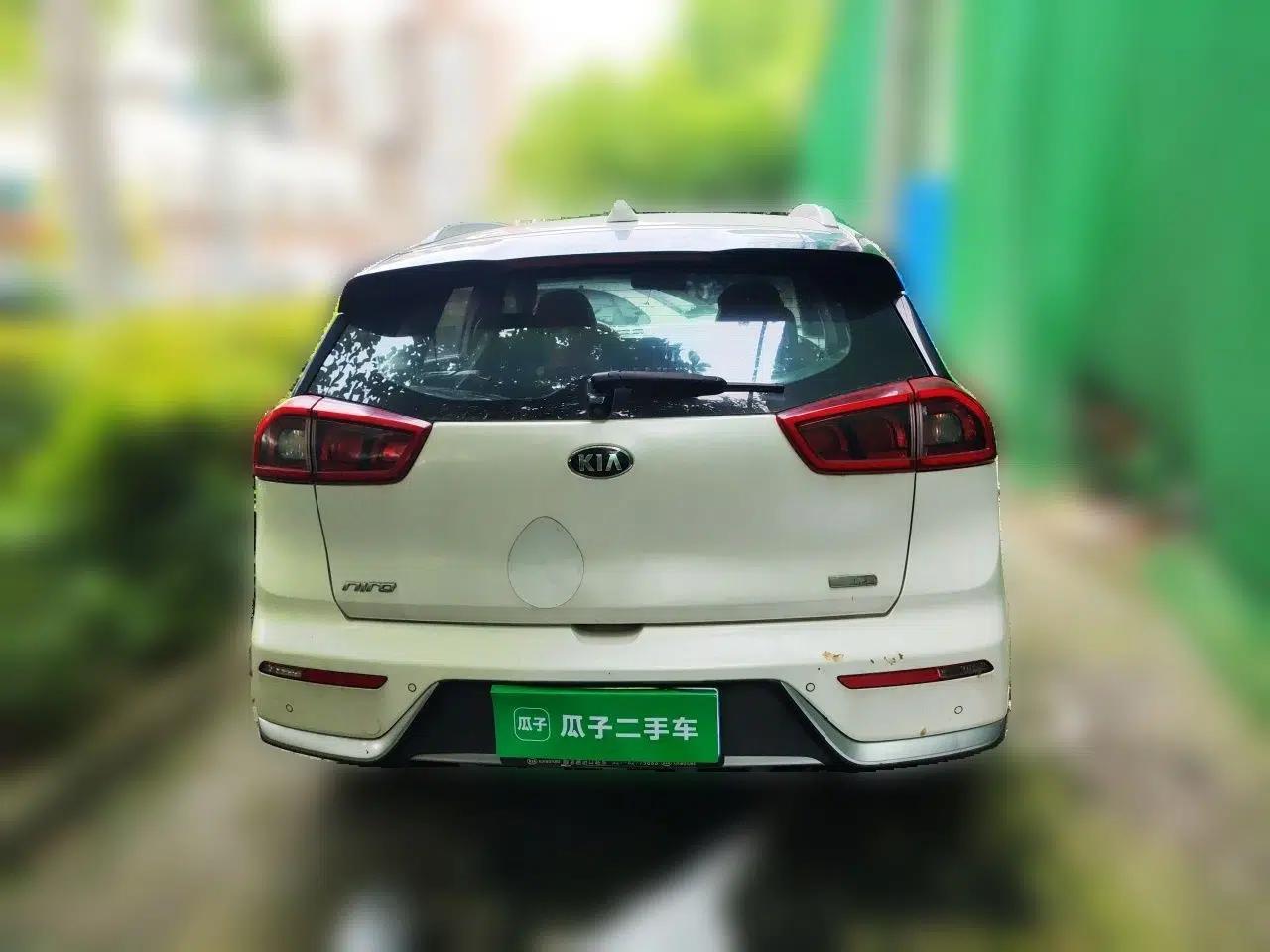 Kia Niro 2017 1.6L Luxury Edition — миниатюра 5