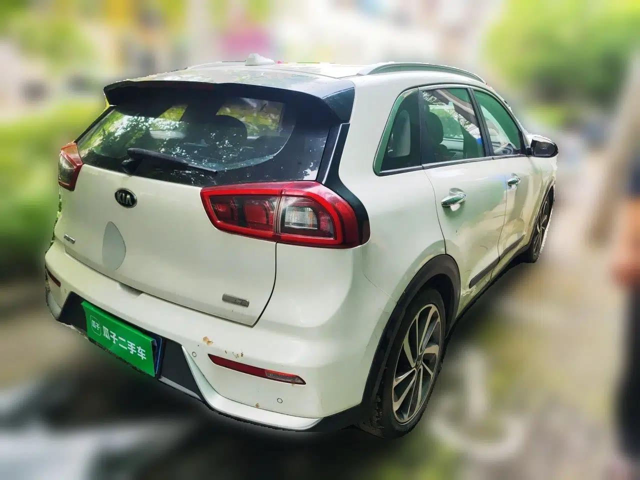 Kia Niro 2017 1.6L Luxury Edition — миниатюра 6