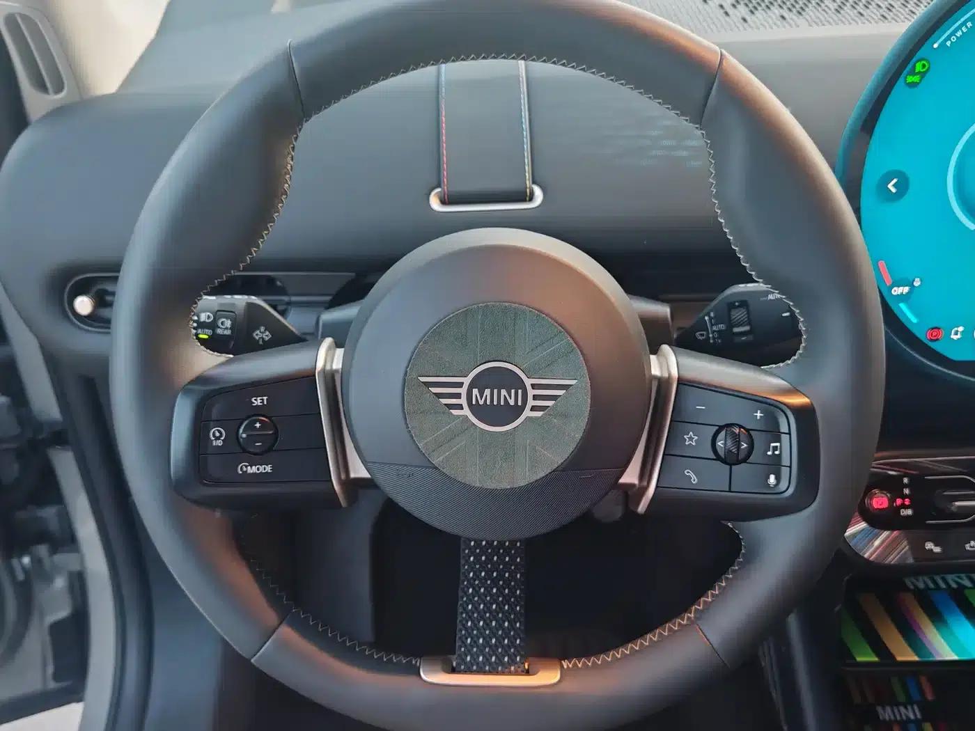 2025 Electric MINI Aceman E Classic — миниатюра 10