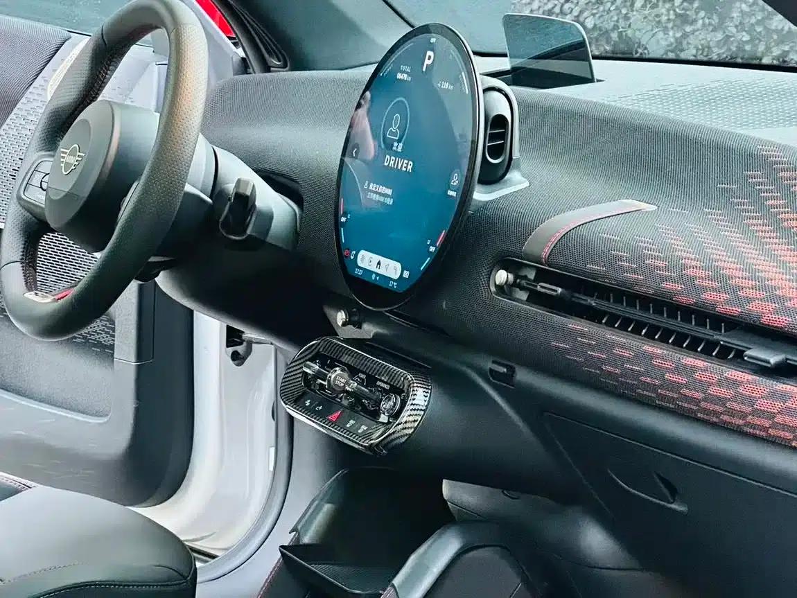 2025 JOHN COOPER WORKS Electric MINI JCW — миниатюра 13
