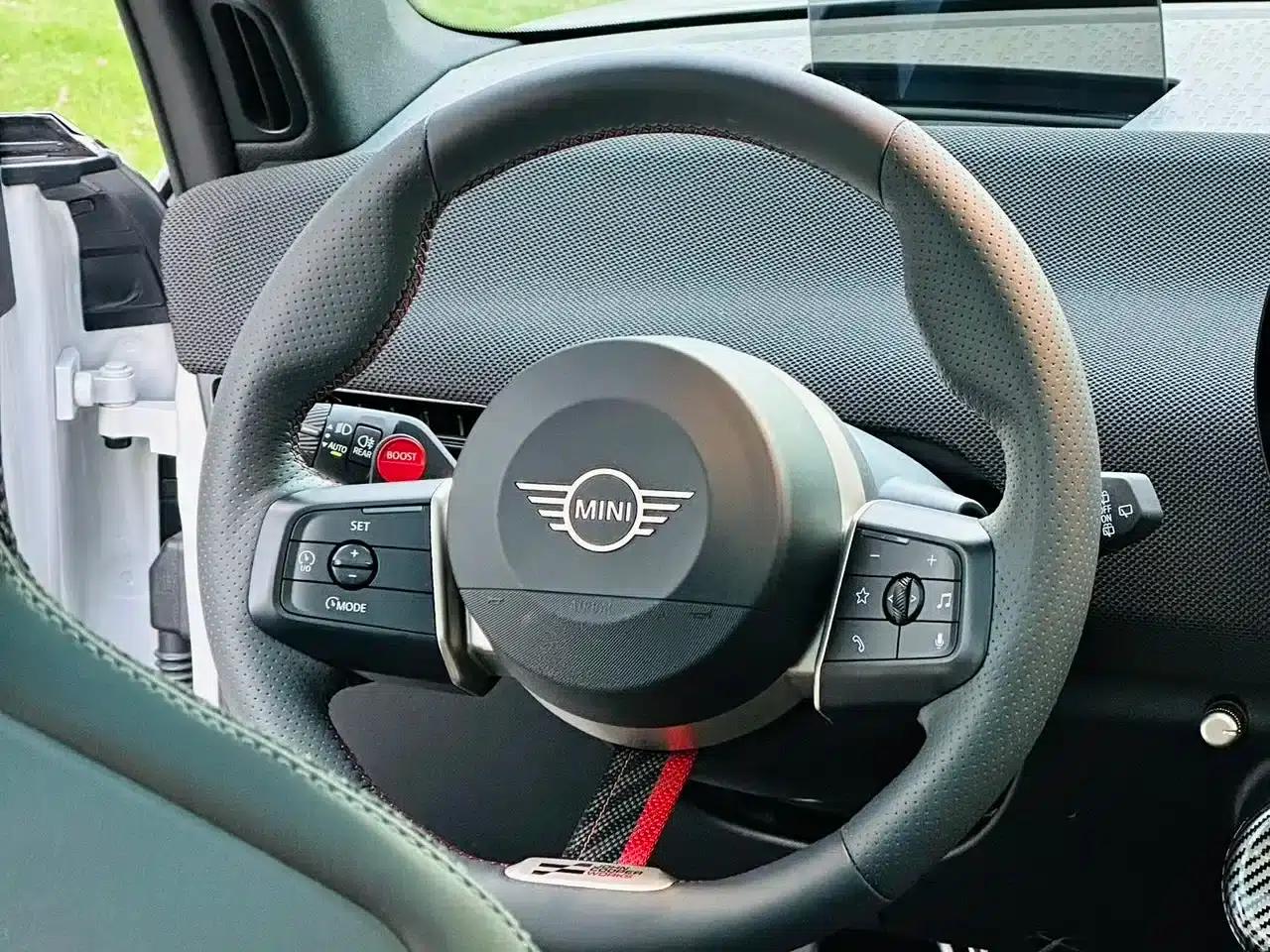2025 JOHN COOPER WORKS Electric MINI JCW — миниатюра 14