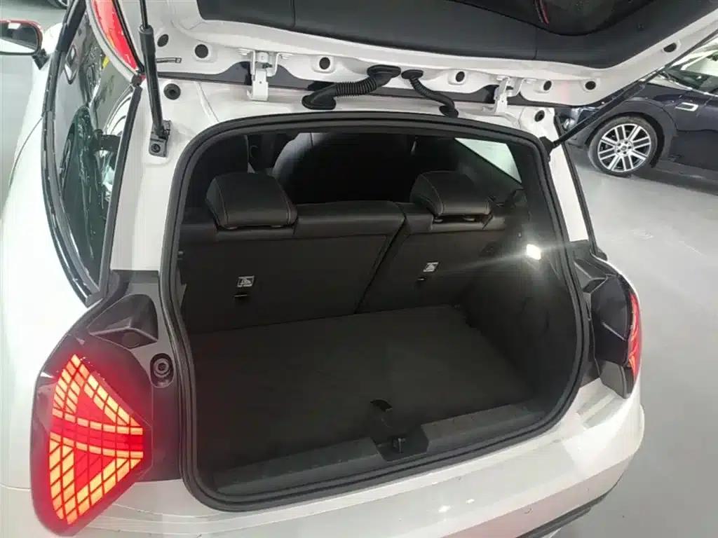 2025 JOHN COOPER WORKS Electric MINI JCW — миниатюра 19