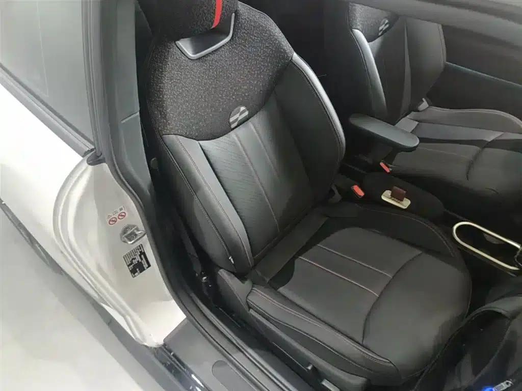 2025 JOHN COOPER WORKS Electric MINI JCW — миниатюра 25