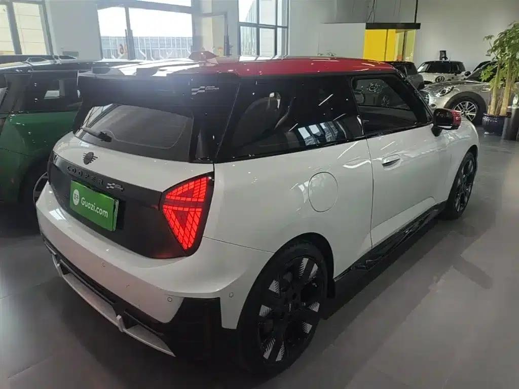 2025 JOHN COOPER WORKS Electric MINI JCW — миниатюра 7