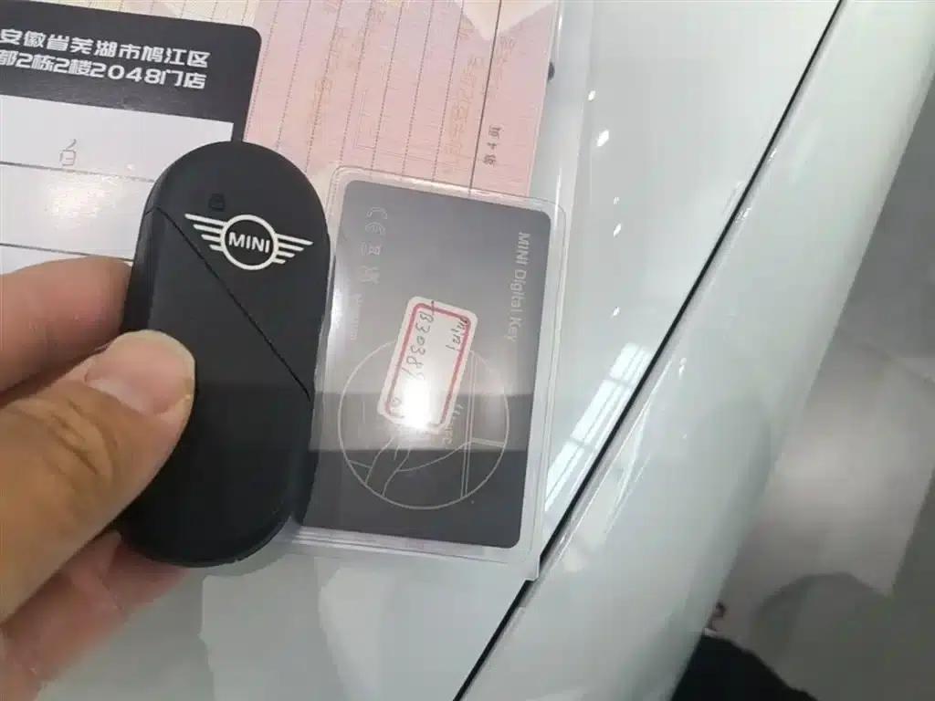 2025 JOHN COOPER WORKS Electric MINI JCW — миниатюра 9