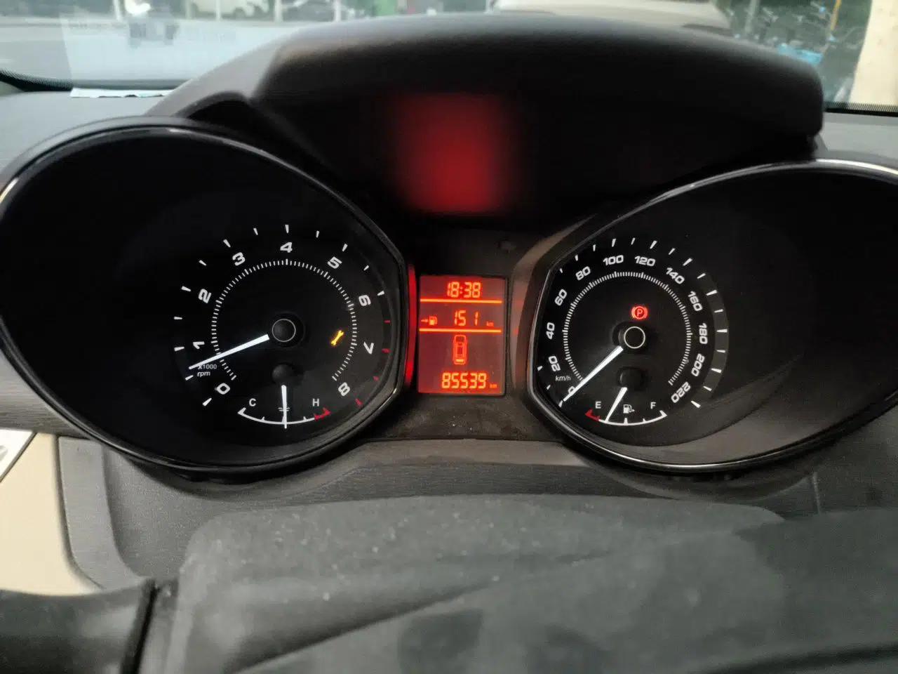 Chery Arrizo 7 2013 1.6L Manual Zhi Ling Edition — миниатюра 12