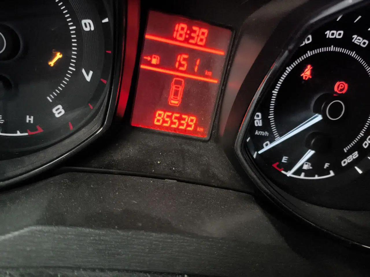 Chery Arrizo 7 2013 1.6L Manual Zhi Ling Edition — миниатюра 13