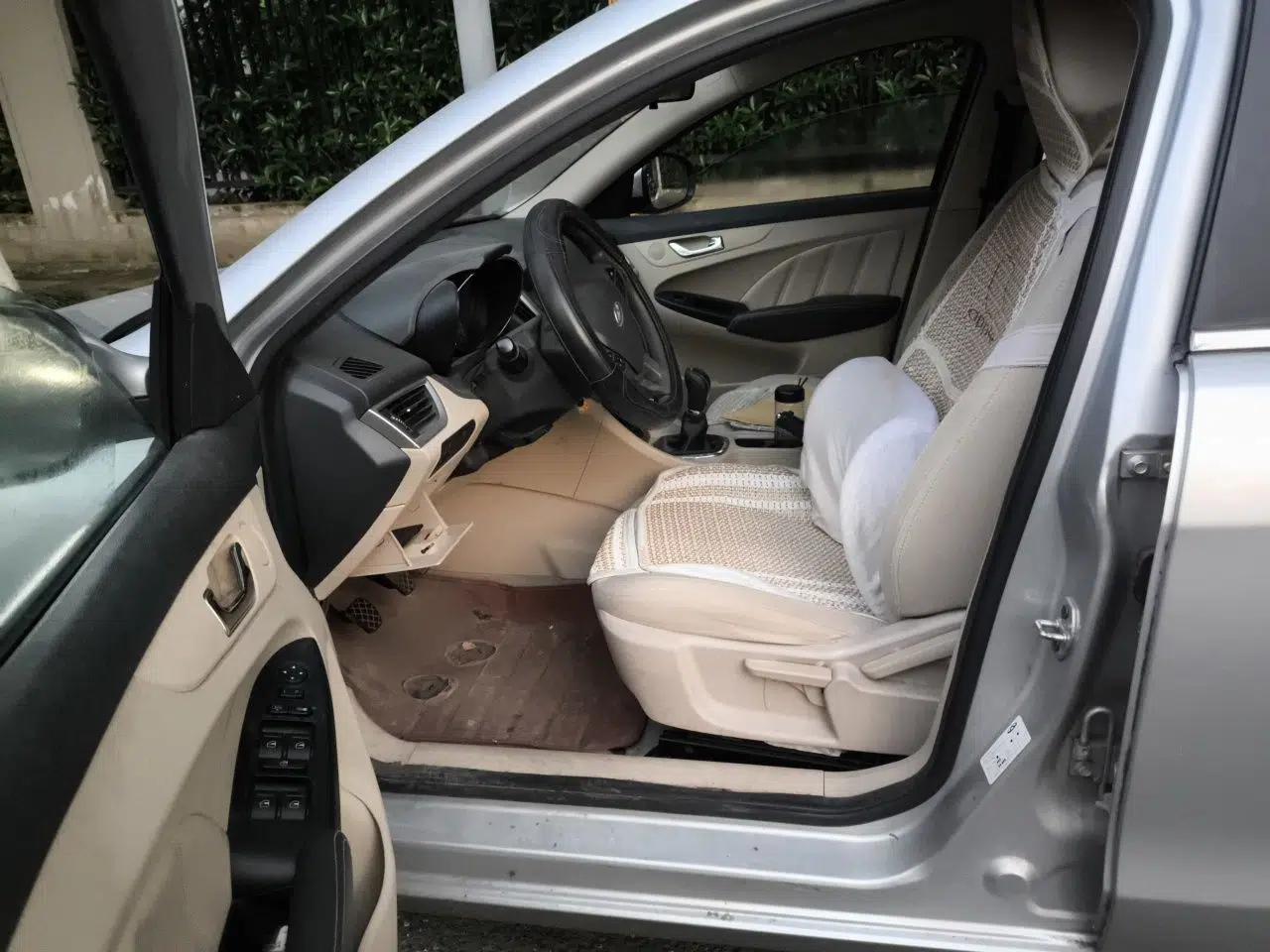 Chery Arrizo 7 2013 1.6L Manual Zhi Ling Edition — миниатюра 16