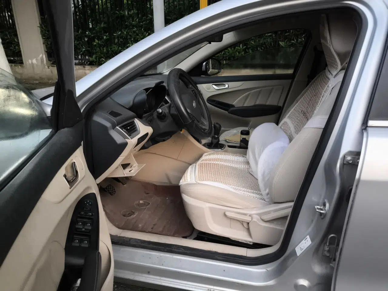 Chery Arrizo 7 2013 1.6L Manual Zhi Ling Edition — миниатюра 17