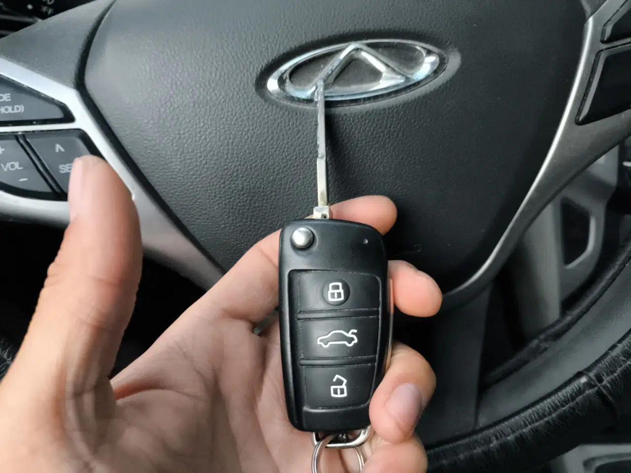 Chery Arrizo 7 2013 1.6L Manual Zhi Ling Edition — миниатюра 9