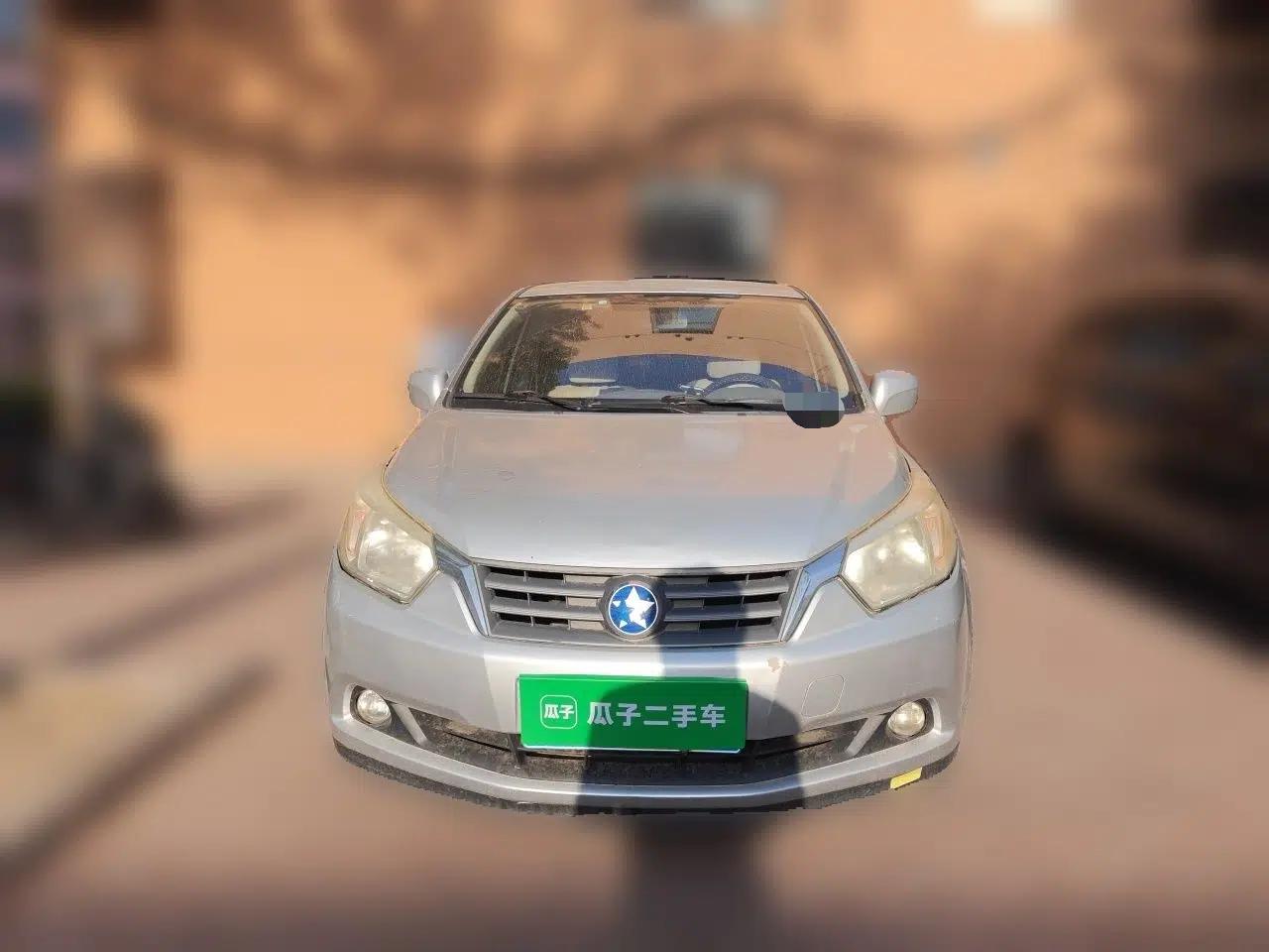 Venucia D50 2013 1.6L Manual Fashion Edition — миниатюра 2