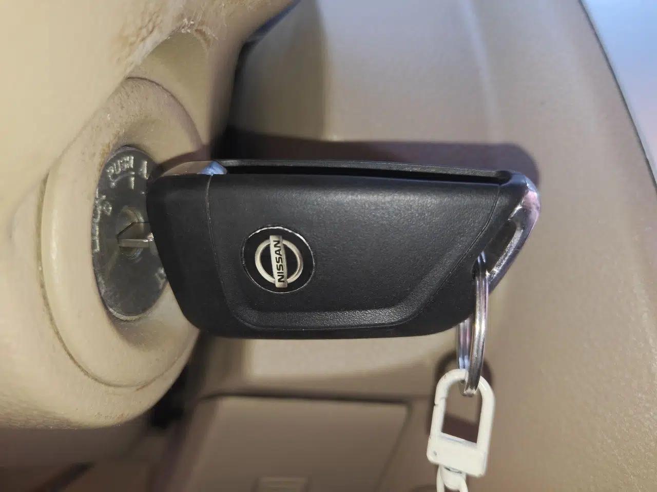 Venucia D50 2013 1.6L Manual Fashion Edition — миниатюра 9