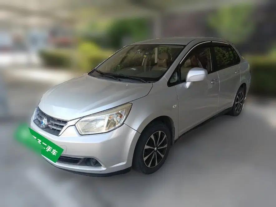 Venucia D50 2013 1.6L Manual Fashion Edition — миниатюра 1