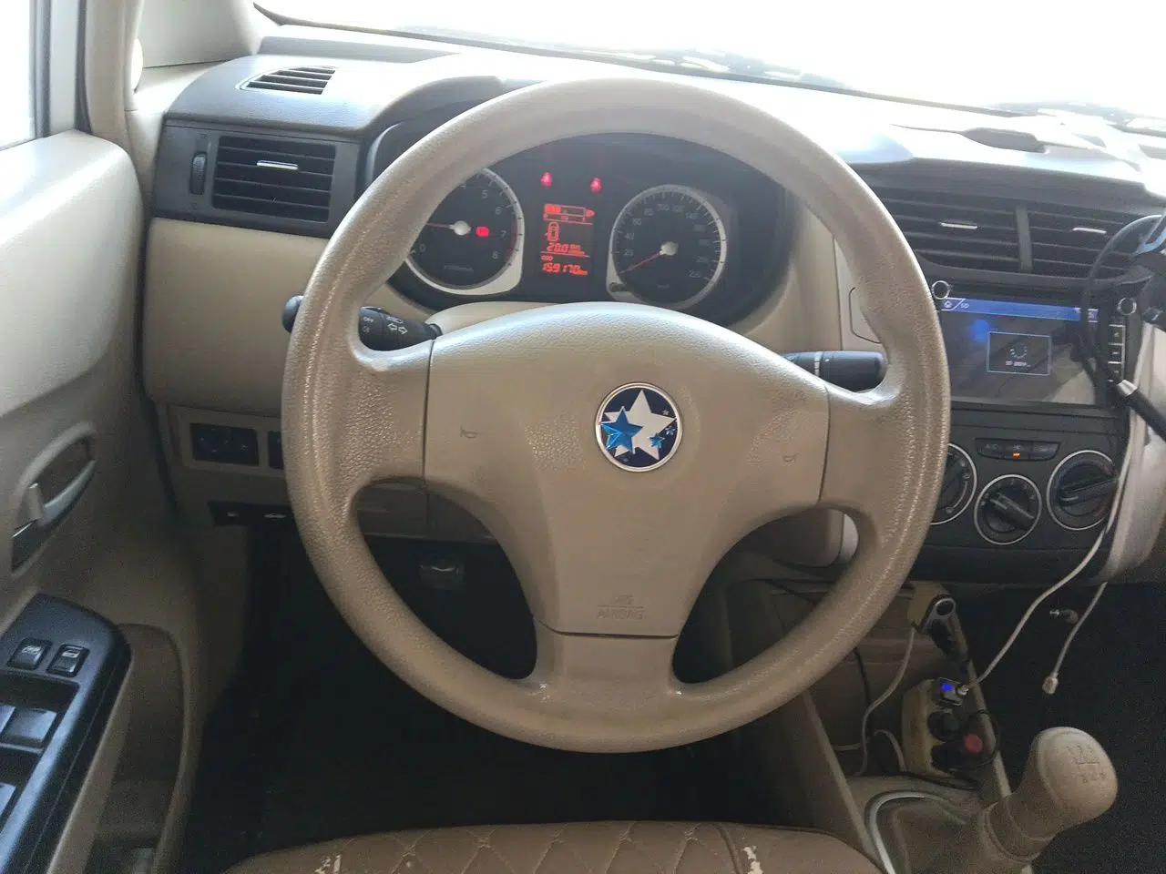 Venucia D50 2013 1.6L Manual Fashion Edition — миниатюра 11