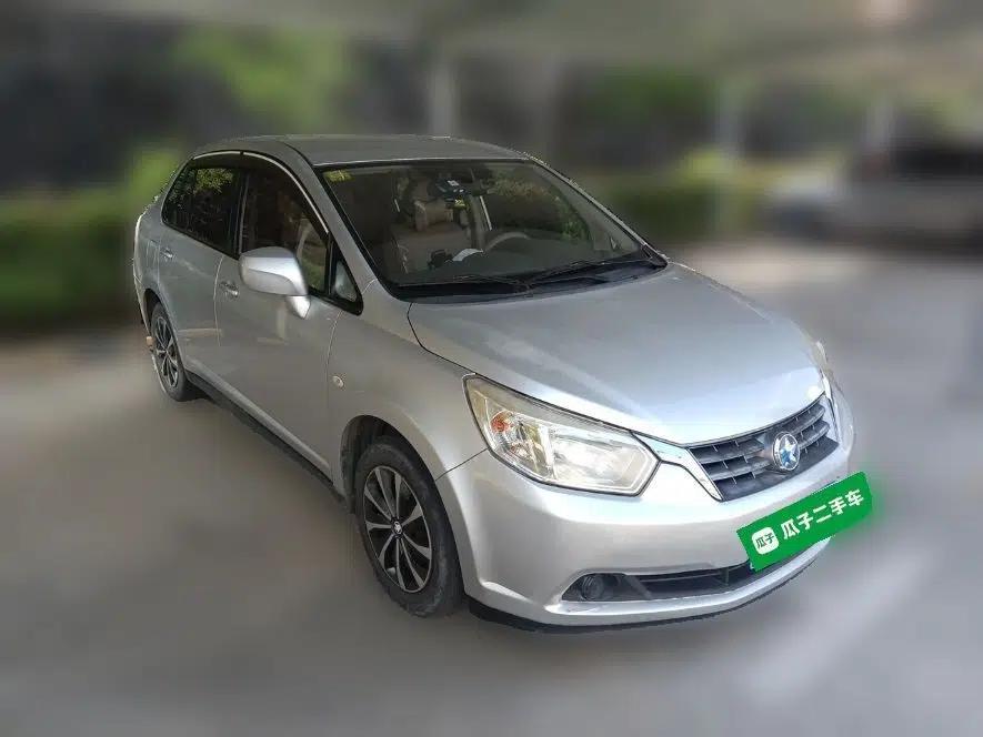 Venucia D50 2013 1.6L Manual Fashion Edition — миниатюра 3