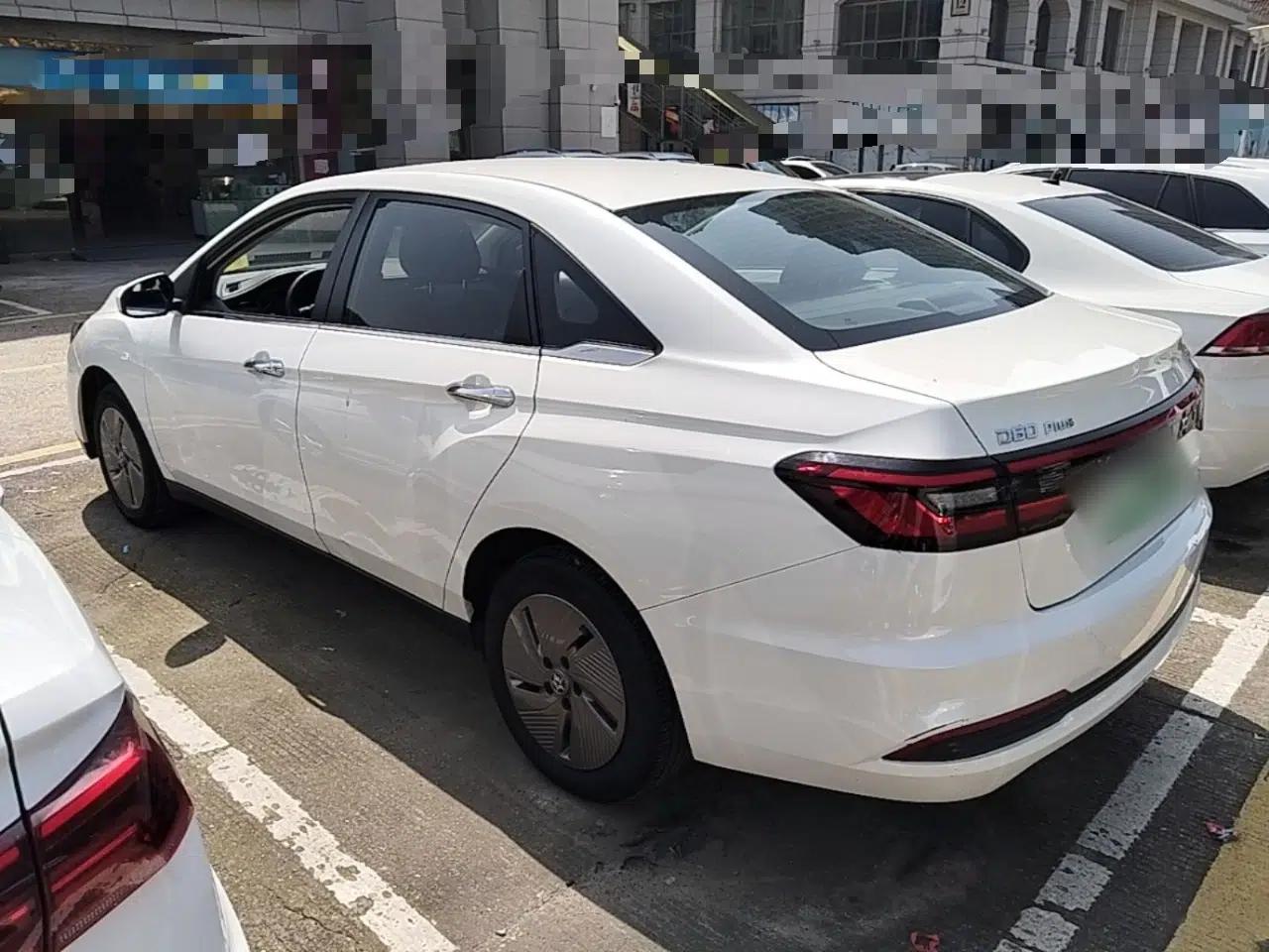 Venucia D60EV 2023 PLUS Comfort Edition CI Model — миниатюра 4