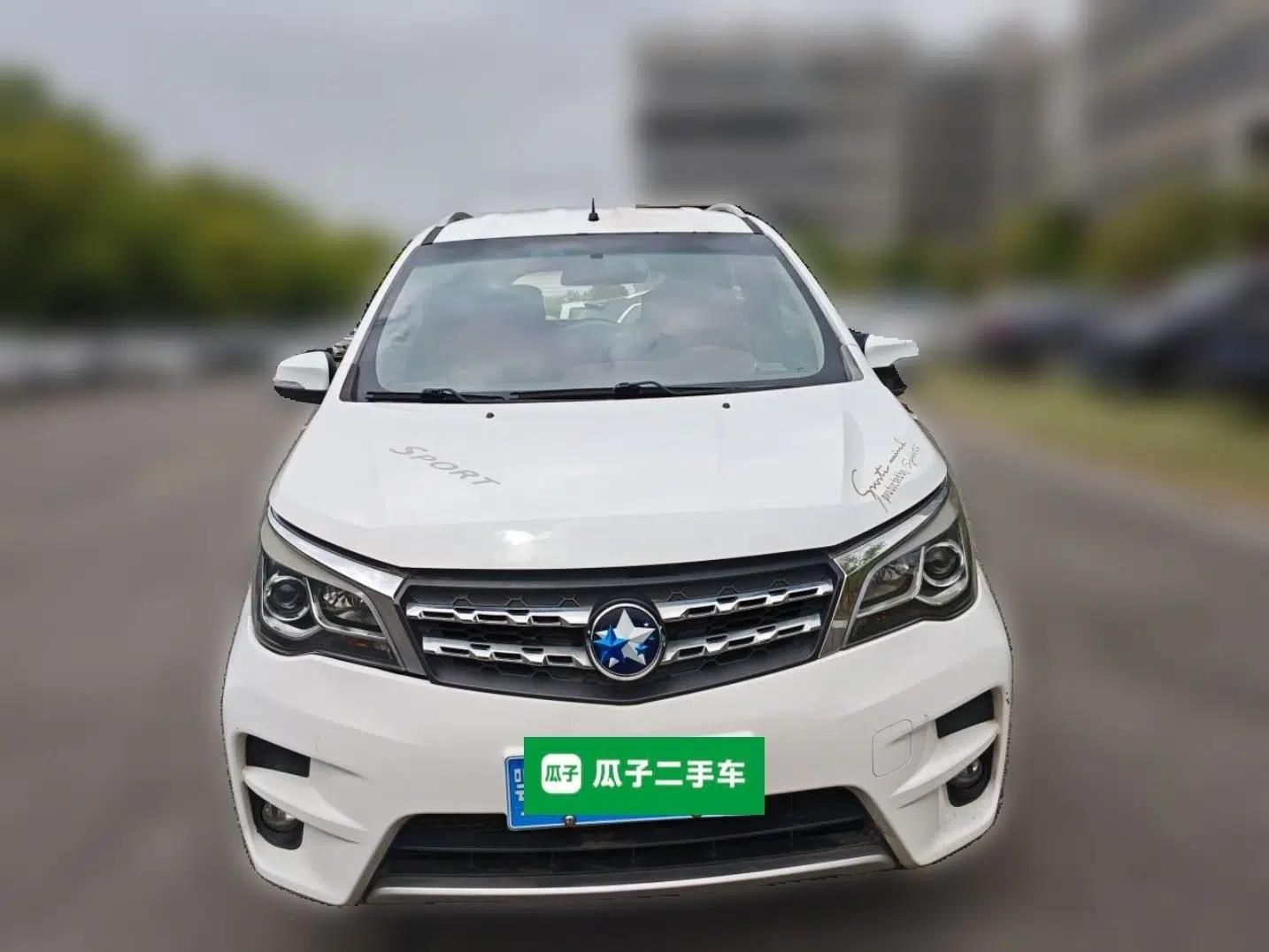 Venucia M50V 2017 1.6L XL CVT Luxury Edition — миниатюра 2