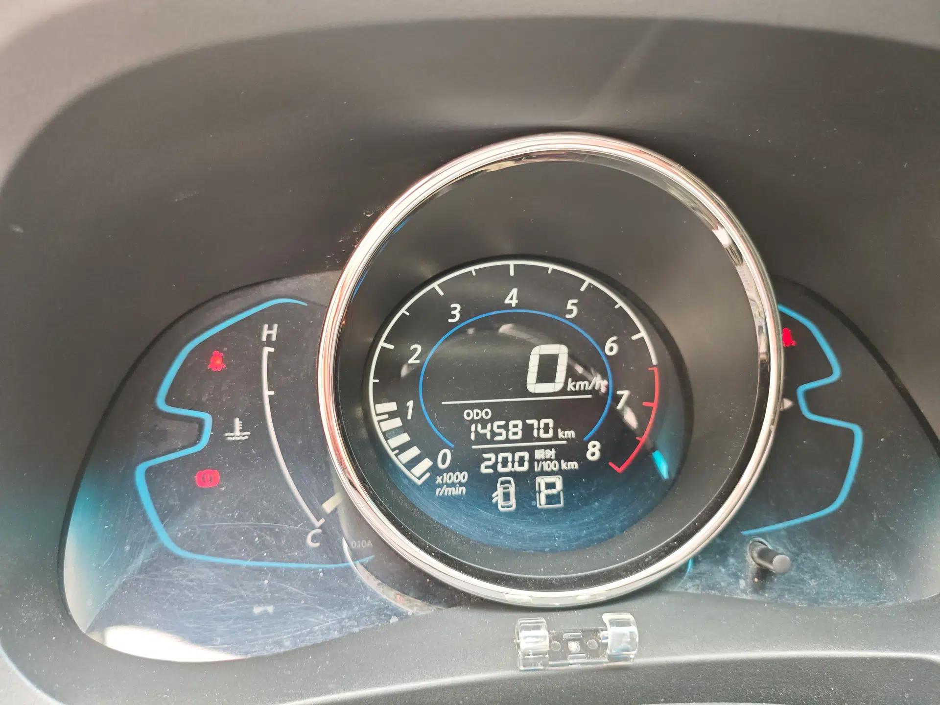 Venucia M50V 2017 1.6L XL CVT Luxury Edition — миниатюра 12