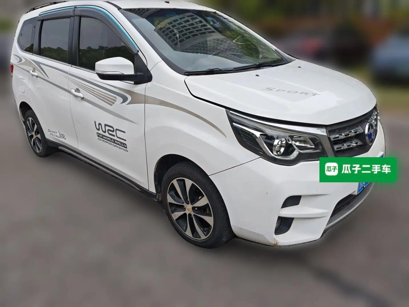 Venucia M50V 2017 1.6L XL CVT Luxury Edition — миниатюра 3
