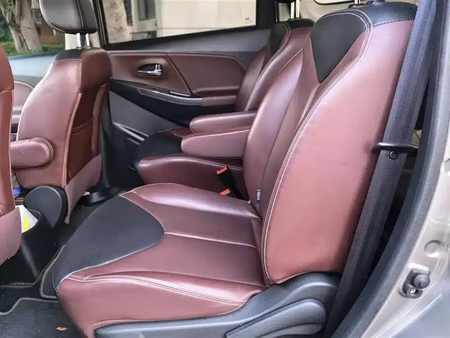 Venucia M50V 2017 1.6L XL CVT Deluxe Edition — миниатюра 11