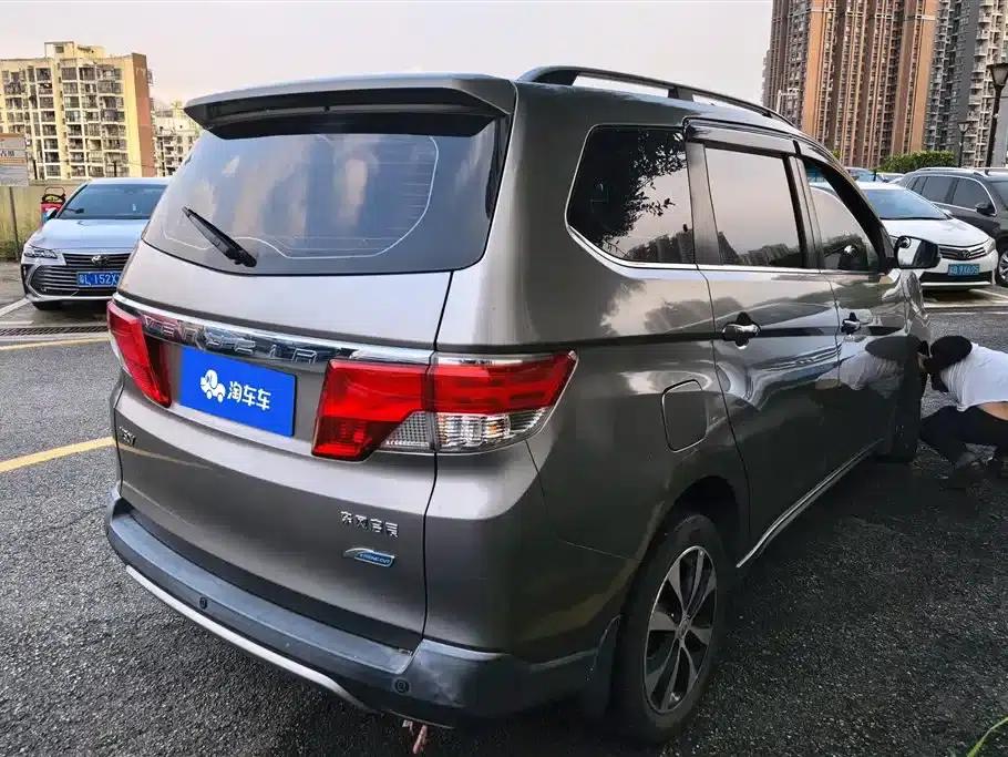 Venucia M50V 2017 1.6L XL CVT Deluxe Edition — миниатюра 3