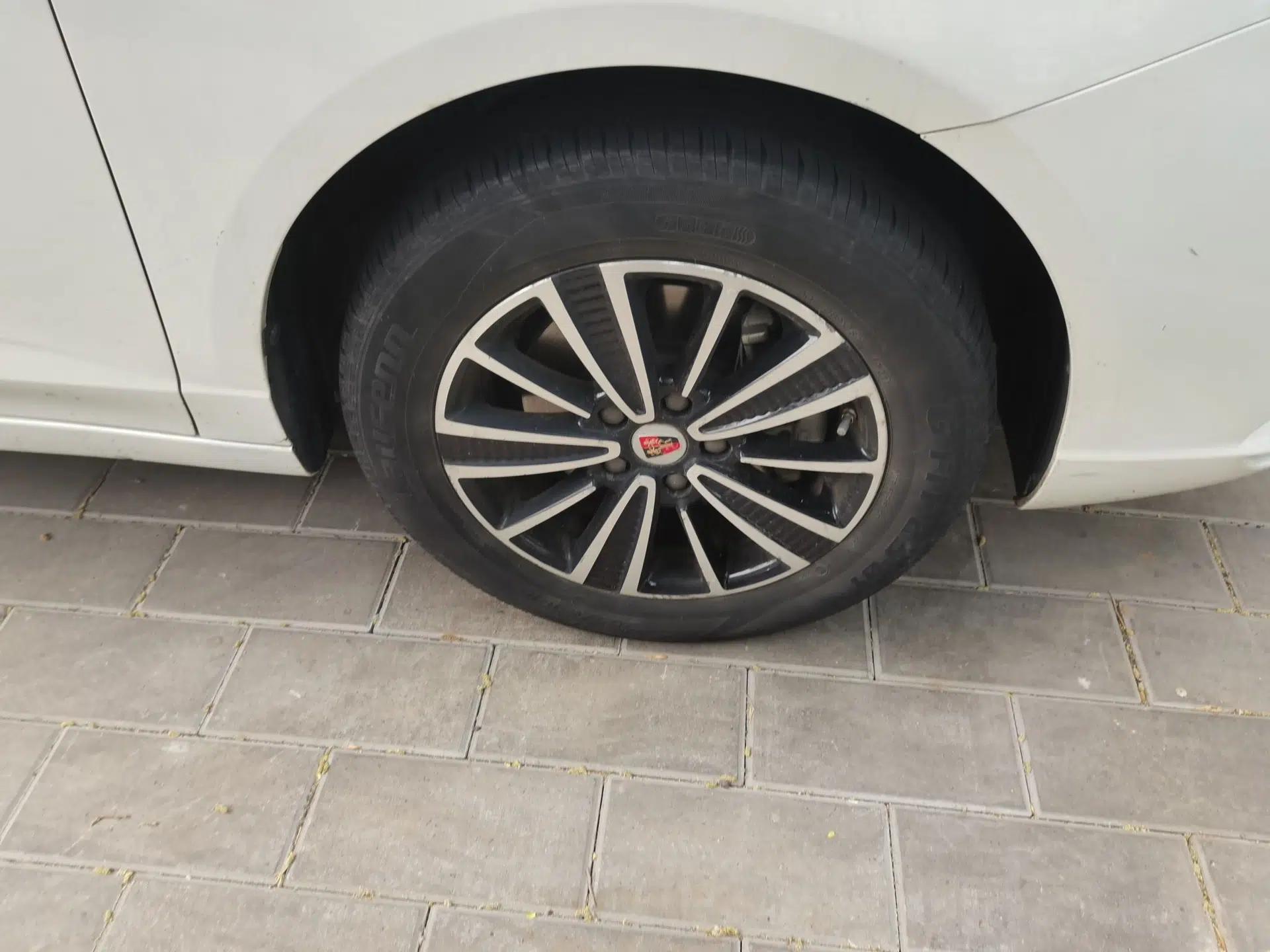 Roewe Ei5 2018 Internet Flagship Edition — миниатюра 8